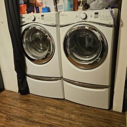 Whirlpool Duet Washer & Dryer With Pedestals