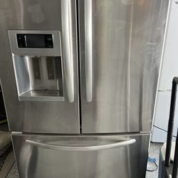 Kitchen Aid Refrigerator KFIL27CXMS5
