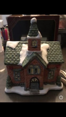 WINSOR COLLECTION CHRISTMAS HOUSE Only 1 Left