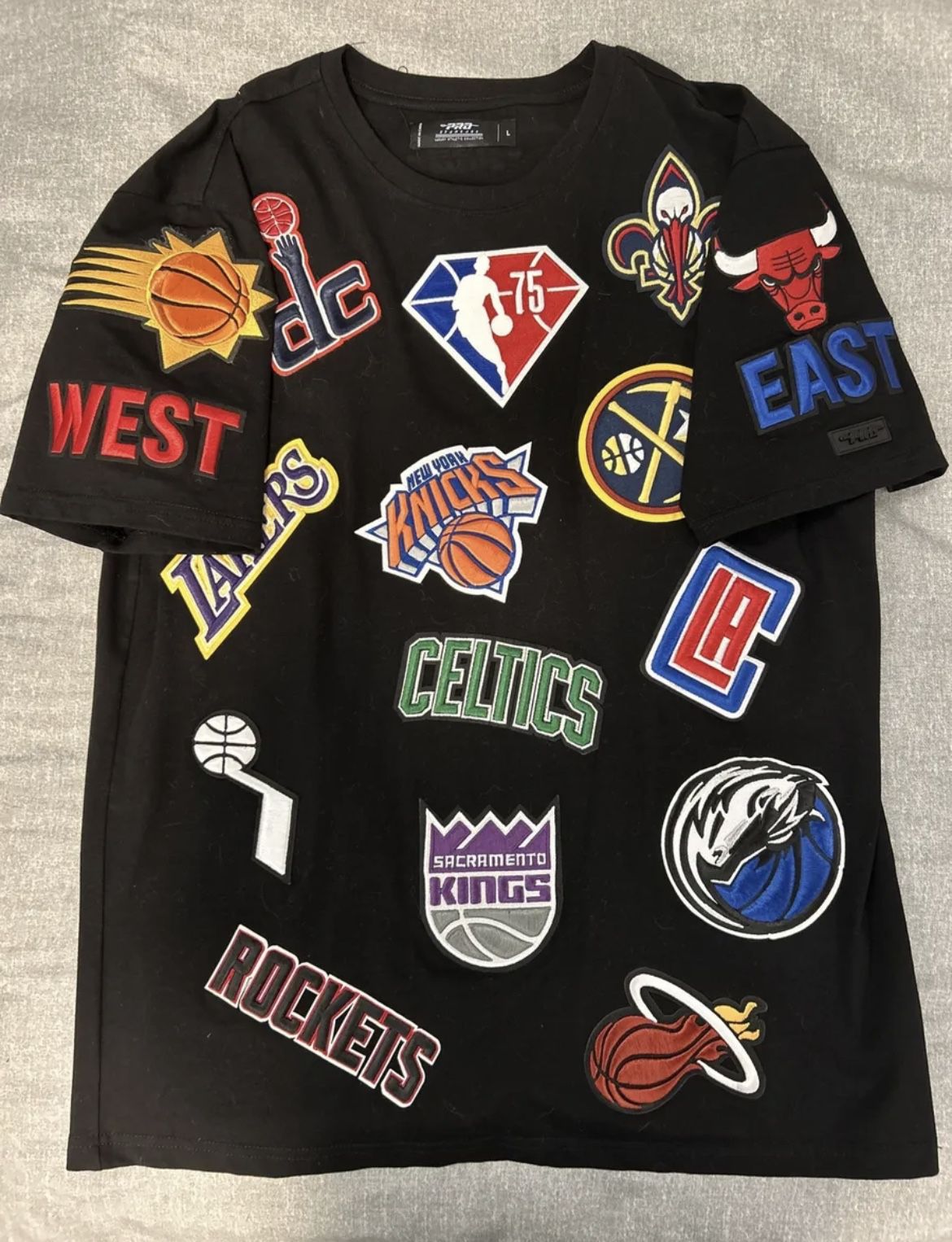 Size L - NEW (wDefects) Pro Standard NBA 75th anniversary T-Shirt for Sale  in Arlington, TX - OfferUp