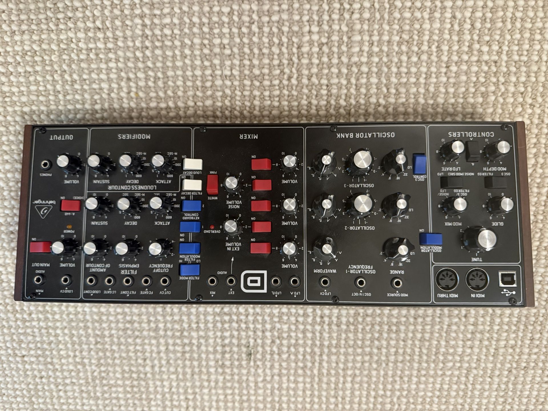 Behringer Model D