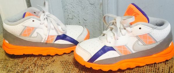 BOYS SIZE YOUTH 10- GREAT CONDITION!