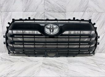 2022-2023 TOYOTA TUNDRA SR5 GRILLE ASSEMBLY OEM FRONT CENTER GRILL 