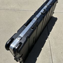 SKB 88 Keyboard Case  w/ wheels