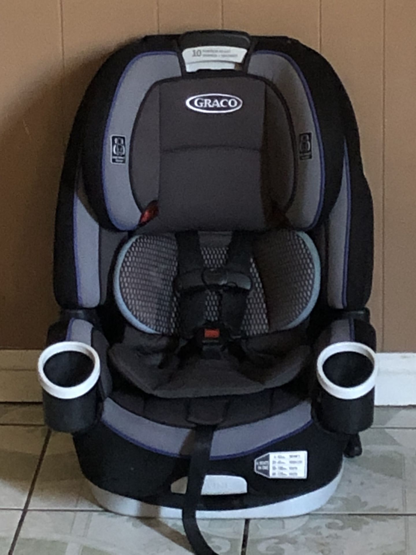 PRACTICALLY NEW GRACO 4EVER CONVERTIBLE CAR SEAT 4 IN 1