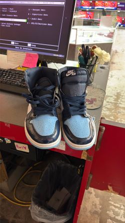 Blue and white nike hightops size 9.5 eith box