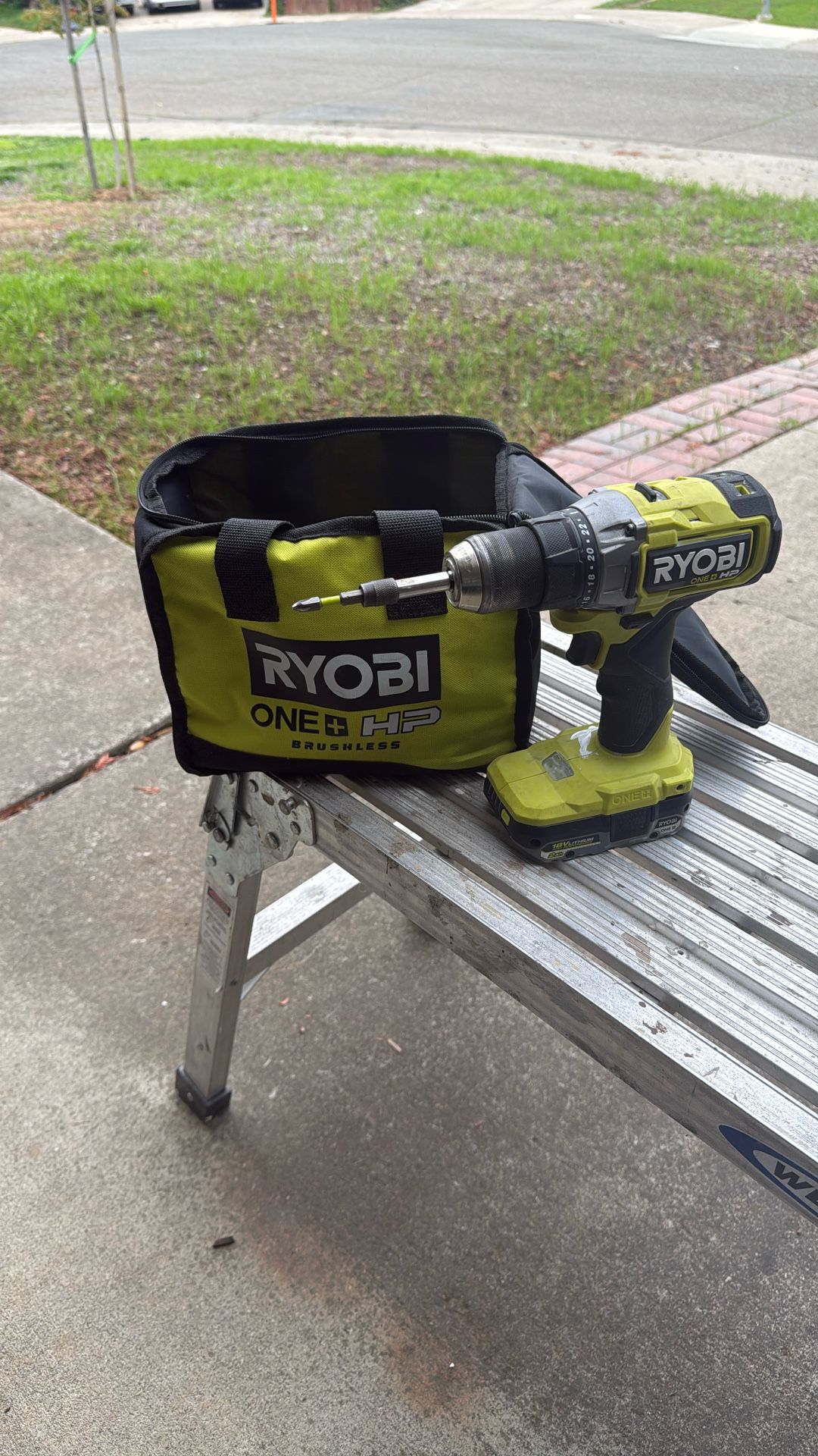Ryobi Drill And Screw Gun