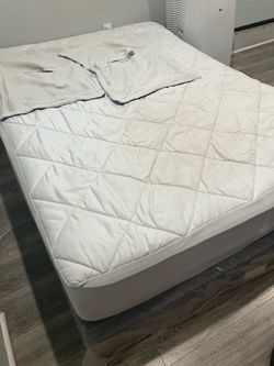 Queen Bed
