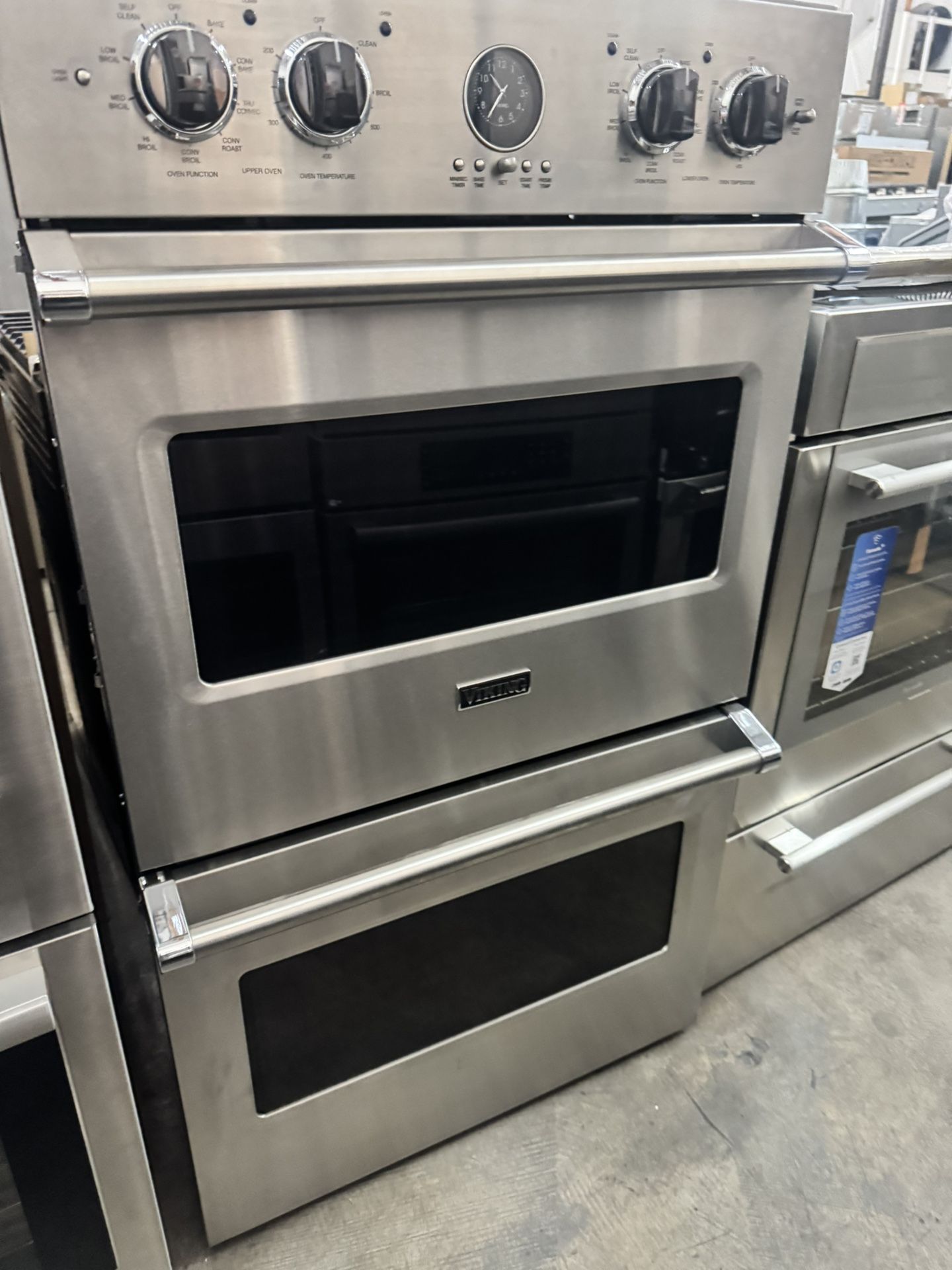 VIKING. PROFESSIONAL. SERIES. DOUBLE. ELECTRIC. WALL. OVEN. 30β