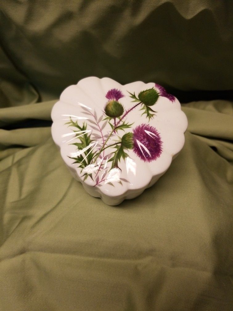 Luckenbooth Thistle Heart Trinket dish 