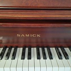 Samick Piano 