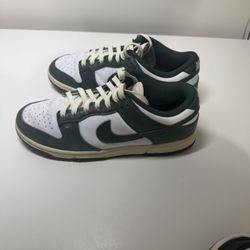 Nike Dunk Low 8.5