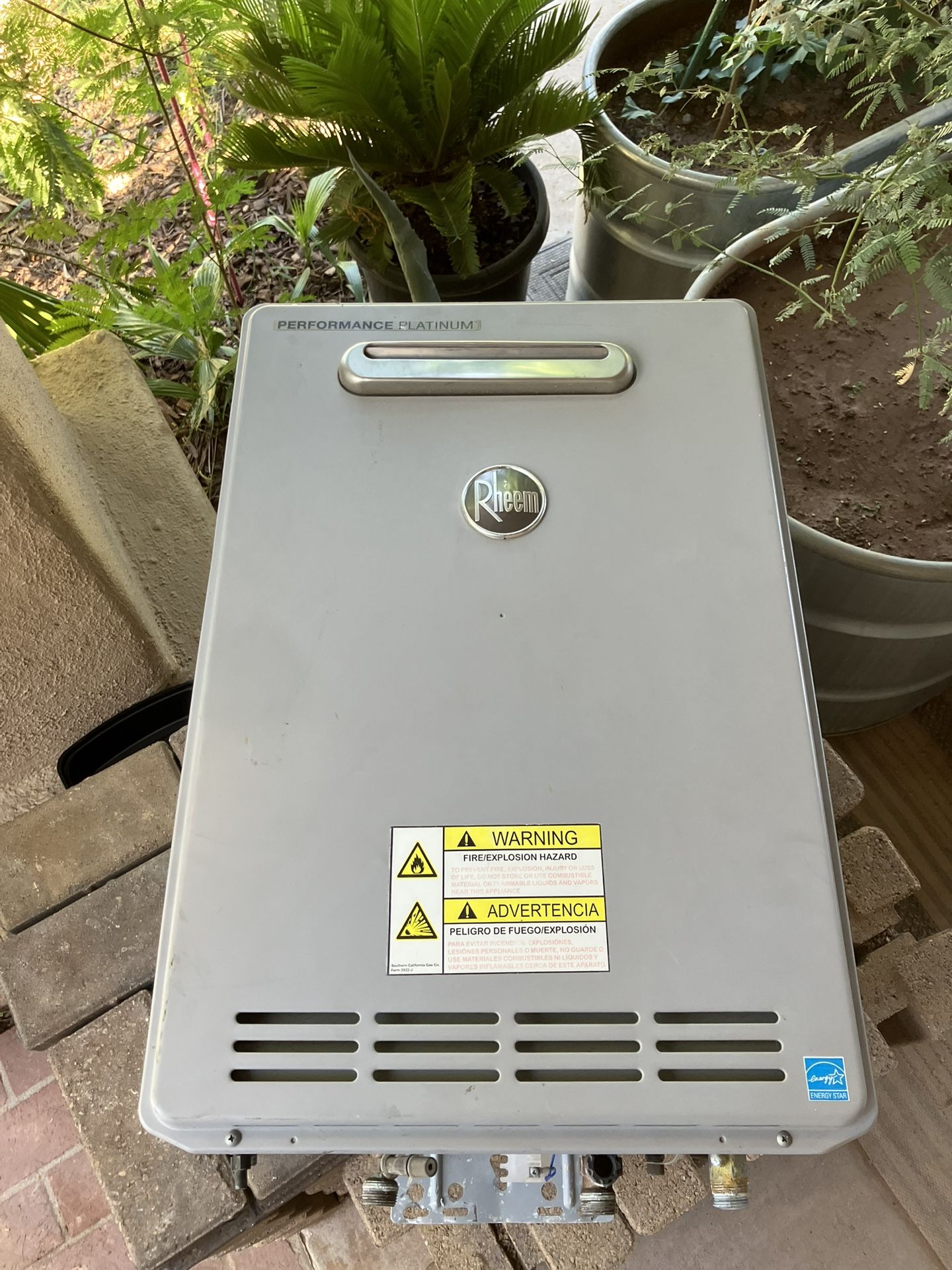 Rheem Outdoor Tankless Gas Water Heater 199000 BTU