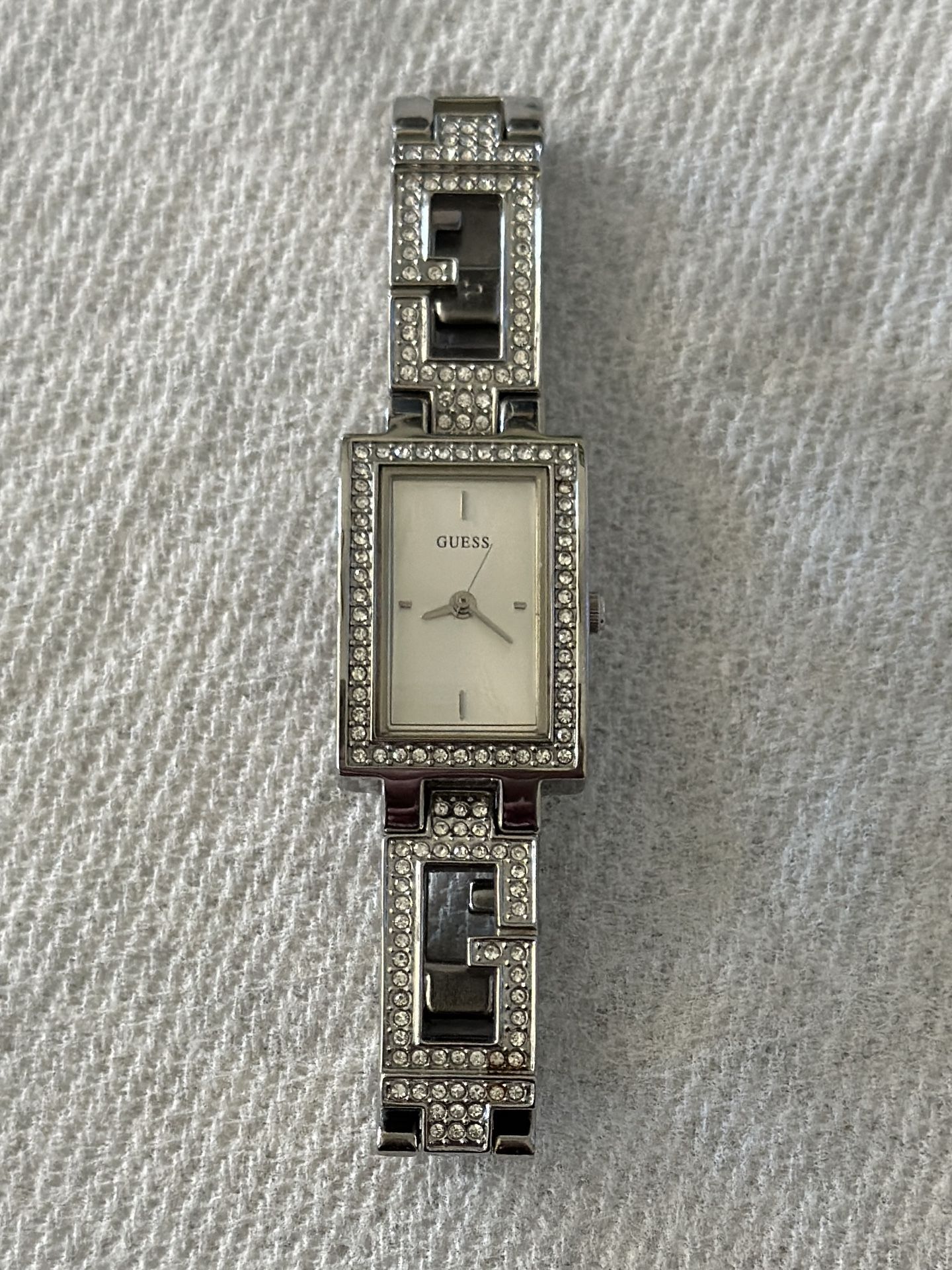 GUESS WOMEN’S WATCH