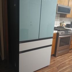 Samsung - BESPOKE 23 cu. ft. 4-Door French Door Counter Depth Smart Refrigerator with Beverage Center