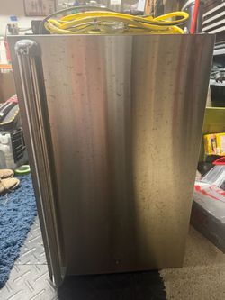 Outdoor fridge
