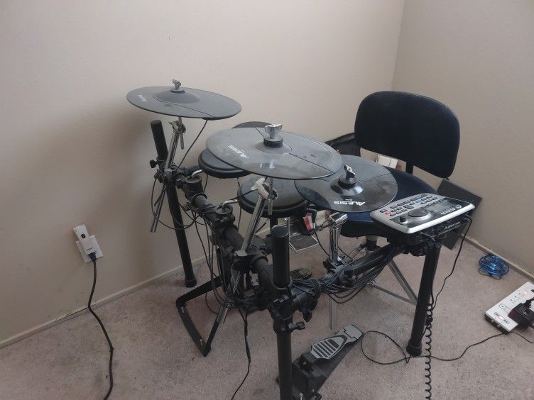 Alesis DM8 Electronic Drum Kit – With Hi-Hat Pedal, Needs Bass Pedal – $180 OBO (San Lorenzo)