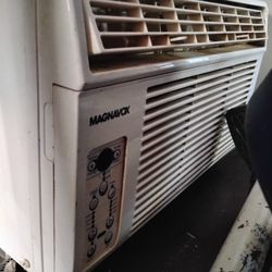 Magnavox 5000 Btu Window AC Unit