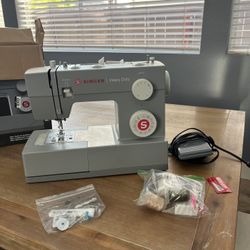 SINGER HD4452 HEAVY DUTY SEWING MACHINE