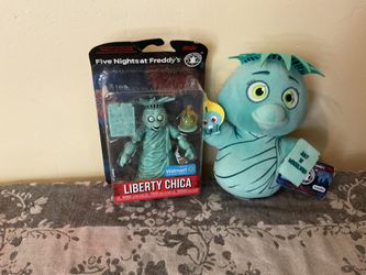 Liberty Chica Action Figure And Plush Bundle