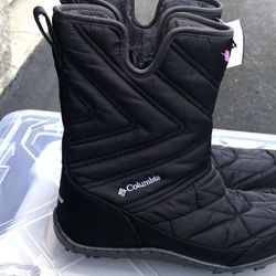 Columbia Power Summit Women’s Black Slip On Waterproof Insulated Full ZIP Boots Size 4 are brand new with original tags.