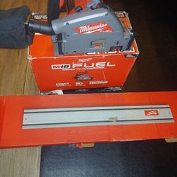 Milwaukee
M18 FUEL 18V Lithium-Ion Cordless Brushless 6-1/2 in. Plunge Cut Track Saw with 55 in. Track Saw Guide Rail