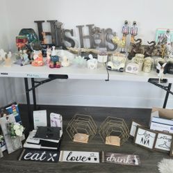 MOVING SALE!! Lots Of Decor,wall Arts,kitchen Stuff Etc.