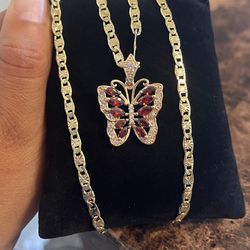 Mariposa Butterfly Necklace 