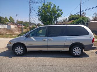 1999 Plymouth Grand Voyager Mini Van