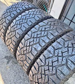 275 70 18 Goodyear tires Con Excelente calidad Las 4