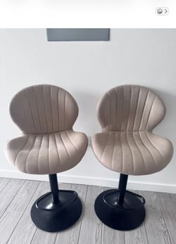 Kitchen Bar Stools - Set of 2 (Like New)
