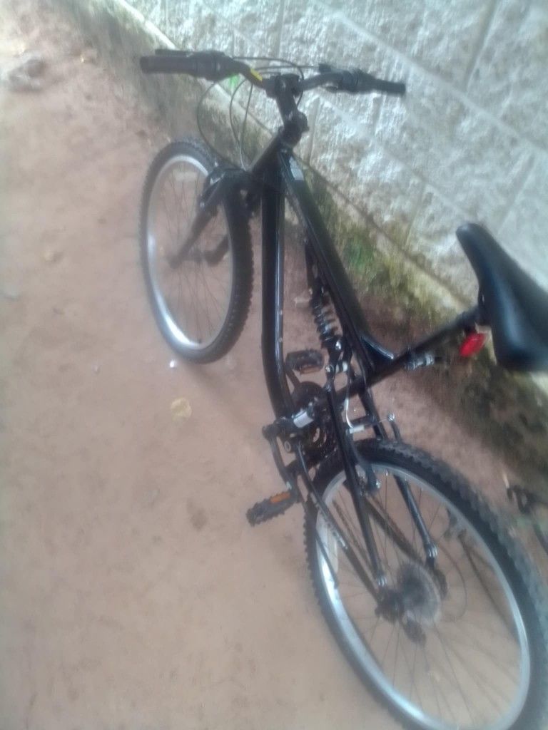 Ozone 500 20" Bicycle.  Bike Is In Like New Condition.