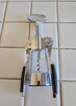 Wine opener