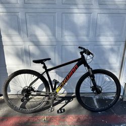 schwinn mountain bike