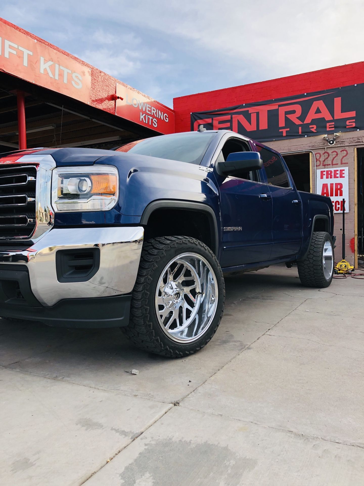 Rines, llantas, suspensión..... sistema de pagos disponible