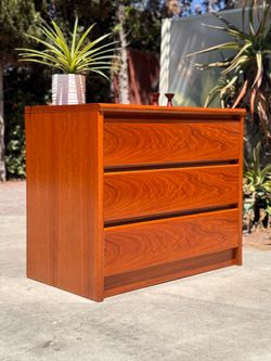 Danish Modern Mid Century Teak Dresser Chest of Drawers – Denmark