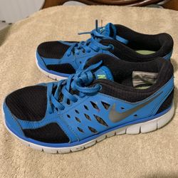 NIKE Size 4