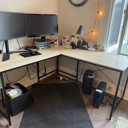 Modern corner desk