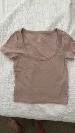 Hollister  women’s small crop fitted shirt size small in mauve/light pink