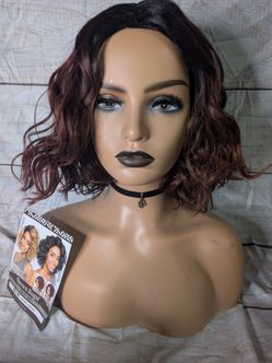 Short Wavy Wig Burgundy