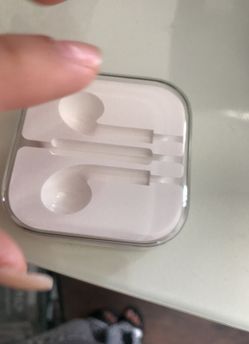 iPhone ear pod case
