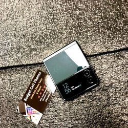 Samsung Galaxy  Z FLIP 3  5G, 128 GB, Unlocked For All Carriers $269