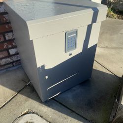 Packages Lock Box