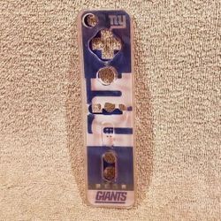 OFFICIALLY LICENSED NFL WIIMOTE COVER SKIN (NY GIANTS) FOOTBALL VIDEO GAME CONTROL REMOTE WII U