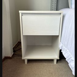 Nightstand 