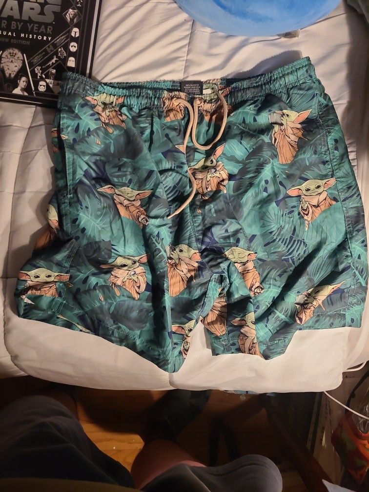 Yoda Print Mens L SWIM TRUNKS