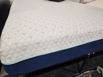 New Queen 10 inch Ice Cloud gel memory foam mattress