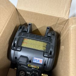 DeWalt 2.5 Gal 20V Cordless Air Compressor
