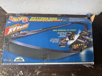 Hot Wheels Daytona 500 SUPER SPEEDWAY X-V Racers Track Set