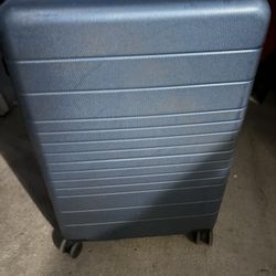 All Luggage’s Four  For 50$